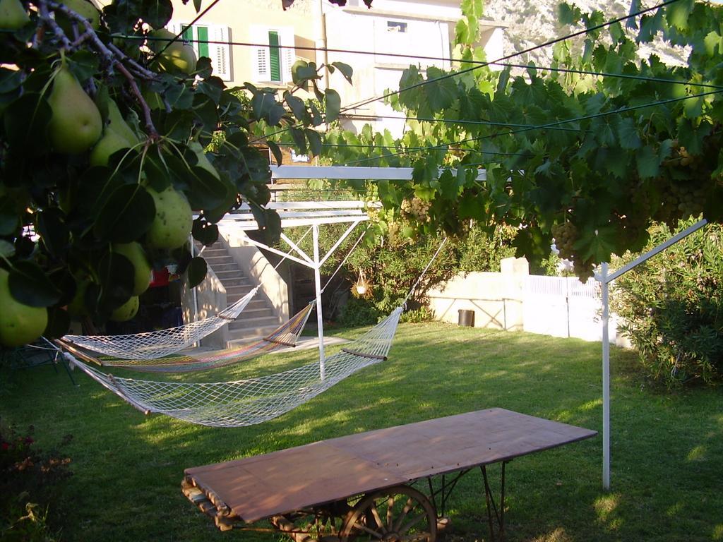 Guest House Darinka Draga Bašćanska Екстериор снимка